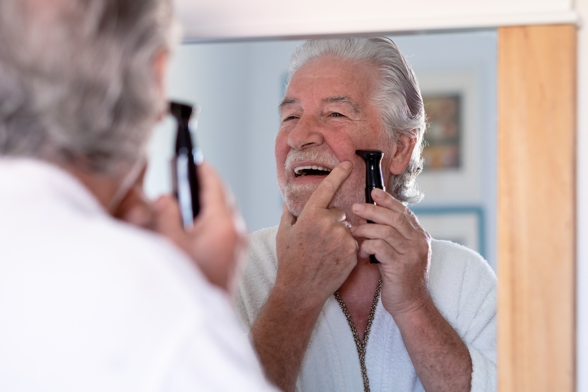 Senior Man Shaving_Lakeshore Senior Living